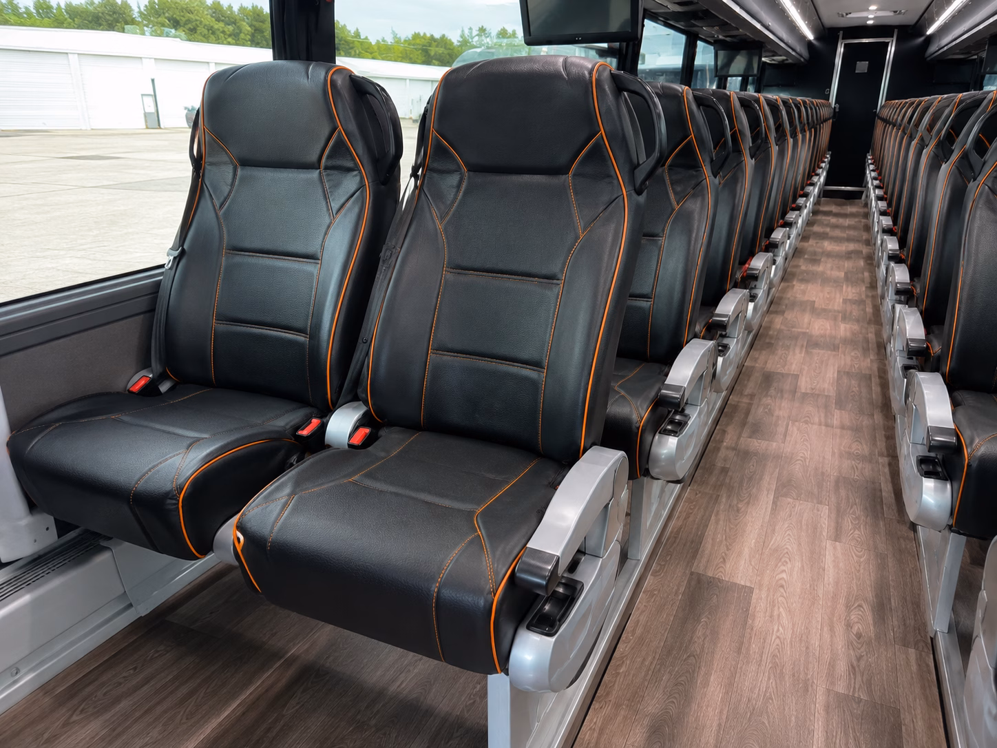 airport transfers between den arvada and broomfield